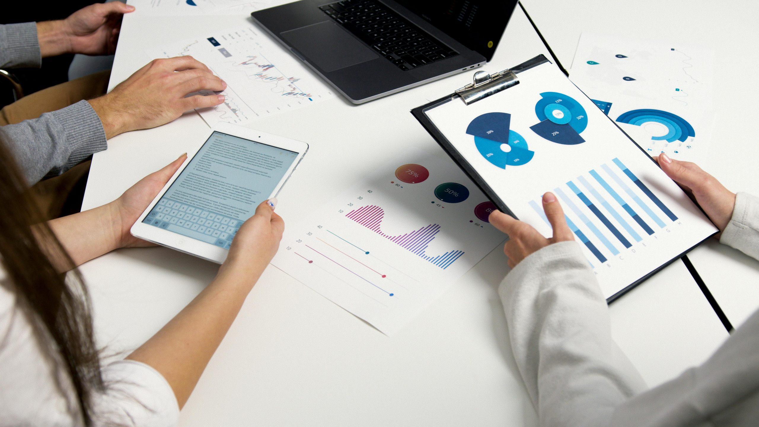 Solutions personnalisées pour répondre aux besoins spécifiques des entreprises.