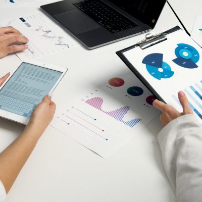 Solutions personnalisées pour répondre aux besoins spécifiques des entreprises.